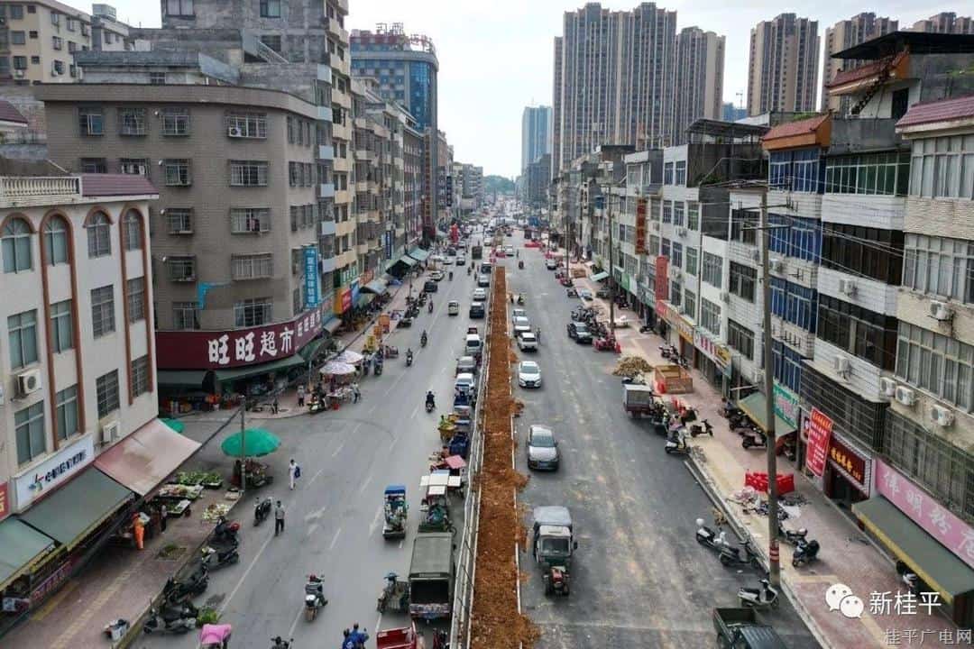 桂平：铆足干劲忙施工 路网项目“加速跑”
