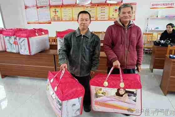 社坡镇：携手关爱困难群众 节前慰问传递温暖
